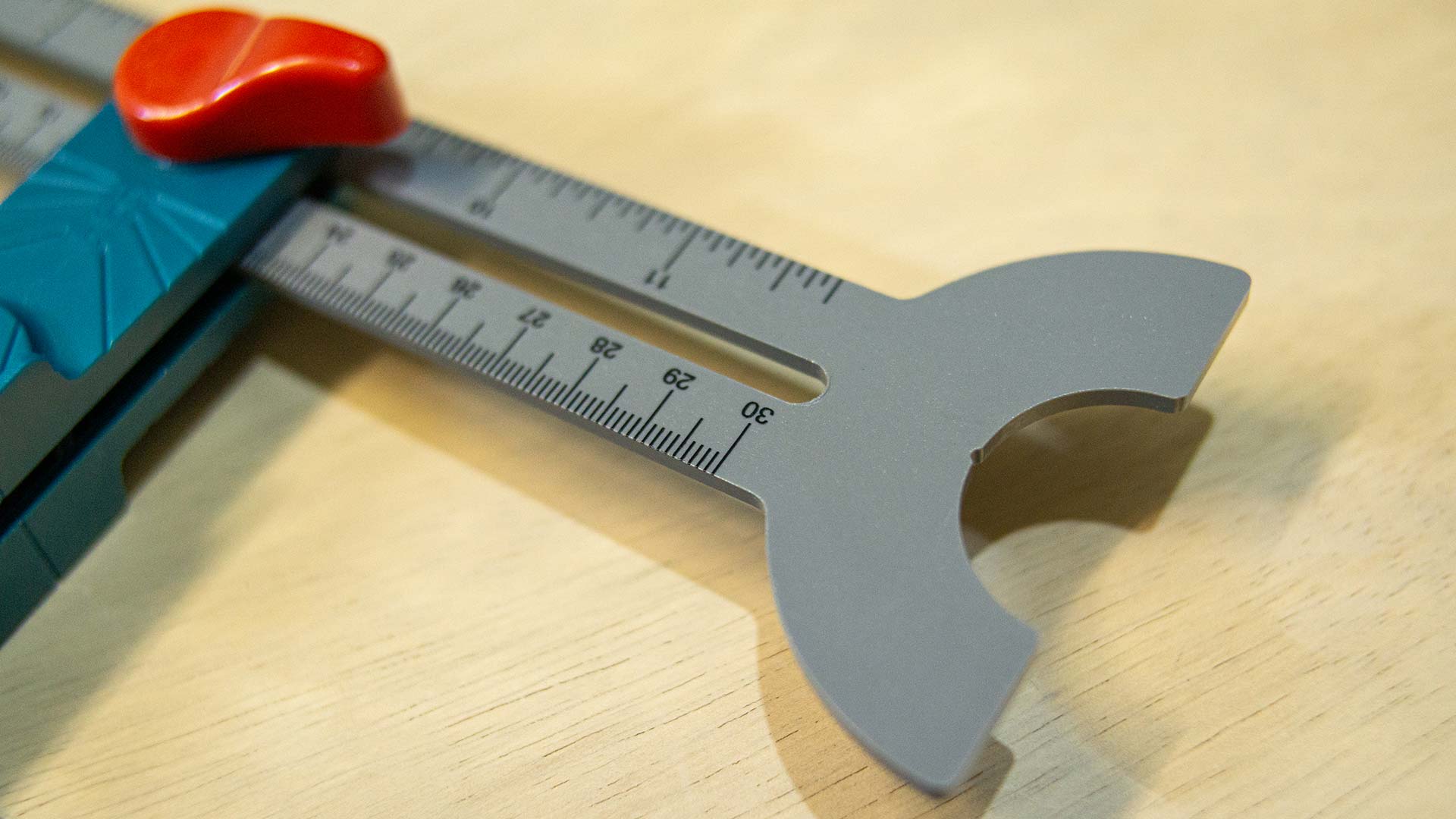 زاوية علام متحركة مع ميزان ماء من Total - Image 10