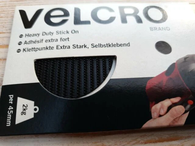لاصق ناعم و خشن شكل دائري من VELCRO. - Image 3