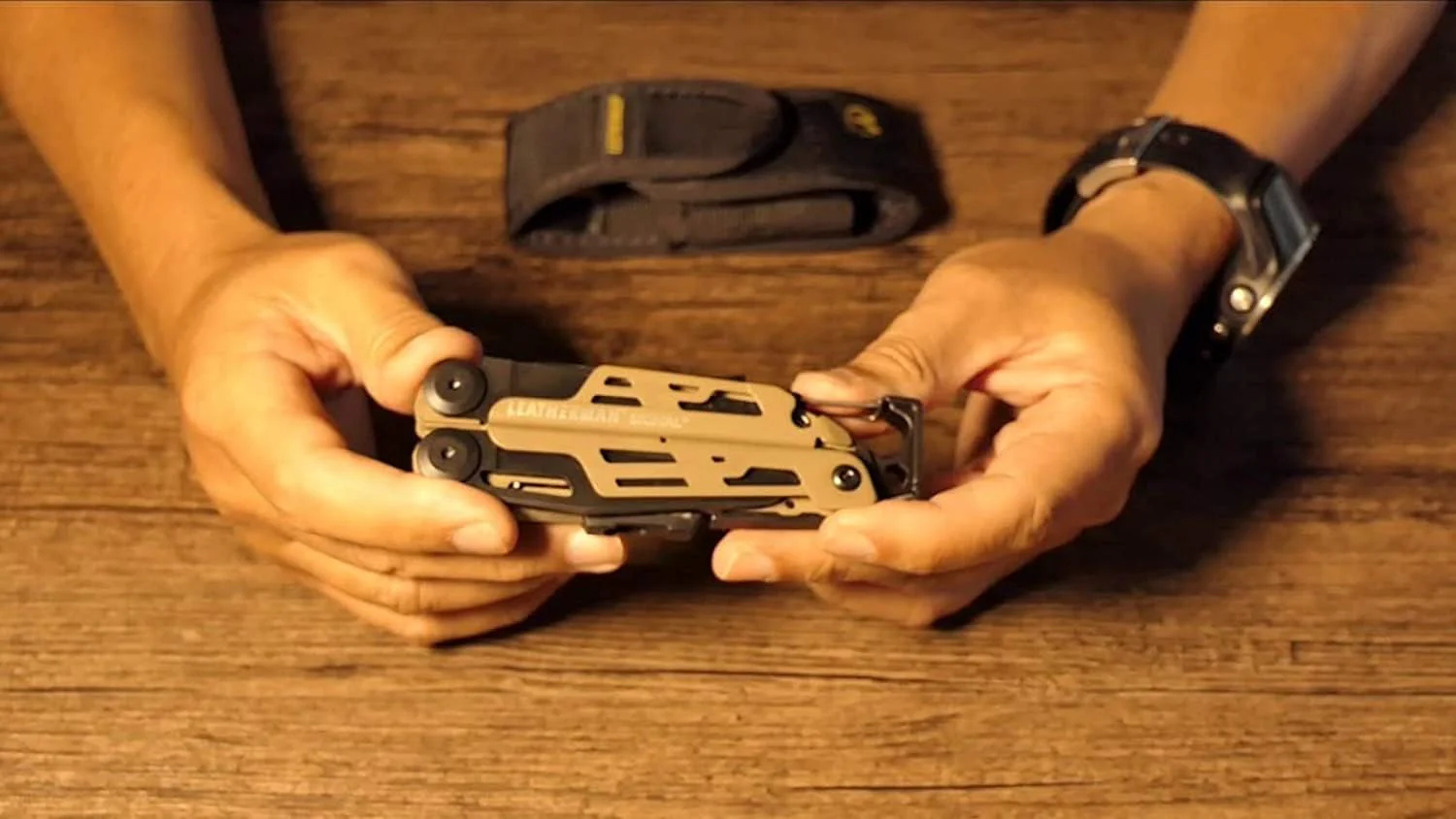 SIGNAL COYOTE TAN - زردية متعددة الاستخدامات من Leatherman