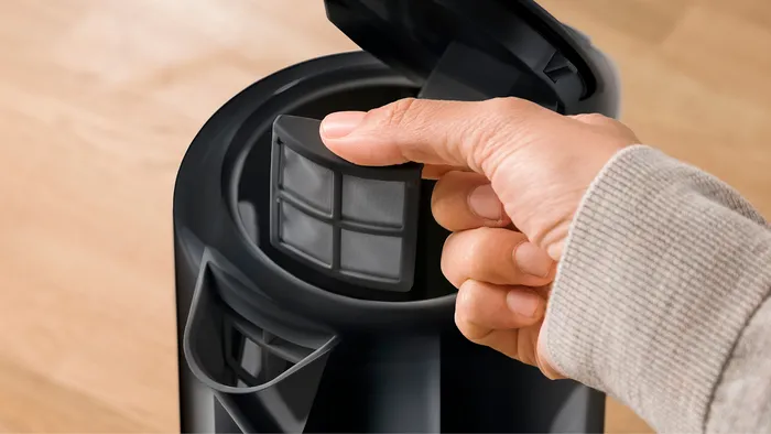 غلاية كهربائية سعة 1.7 لتر بقوة 2200 واط باللون الأسود من بوش - Image 6