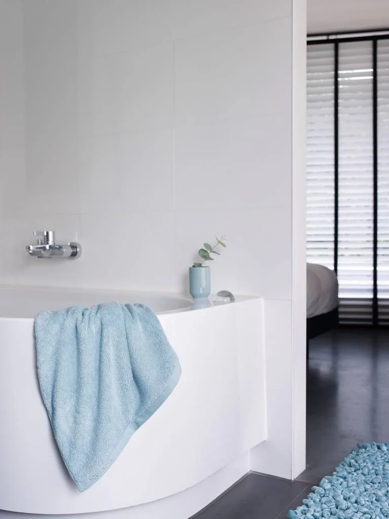 منشفة استحمام قطن 70*130 سم من Aquanova London - Image 5