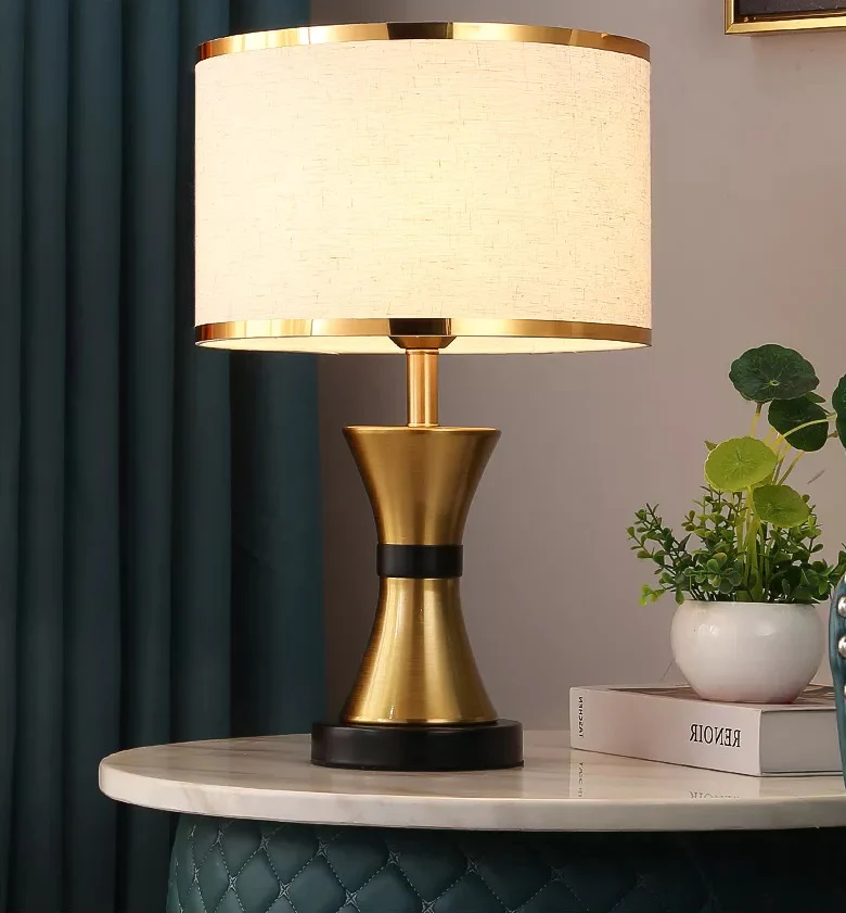مصباح طاولة من ARMN Regency - أسود
