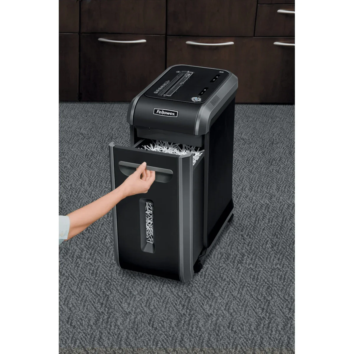 ماكينة تمزيق ورق 99Ci بقطع متقاطع وسعة 18 ورقة للأداء الشاق من Fellowes - Image 3