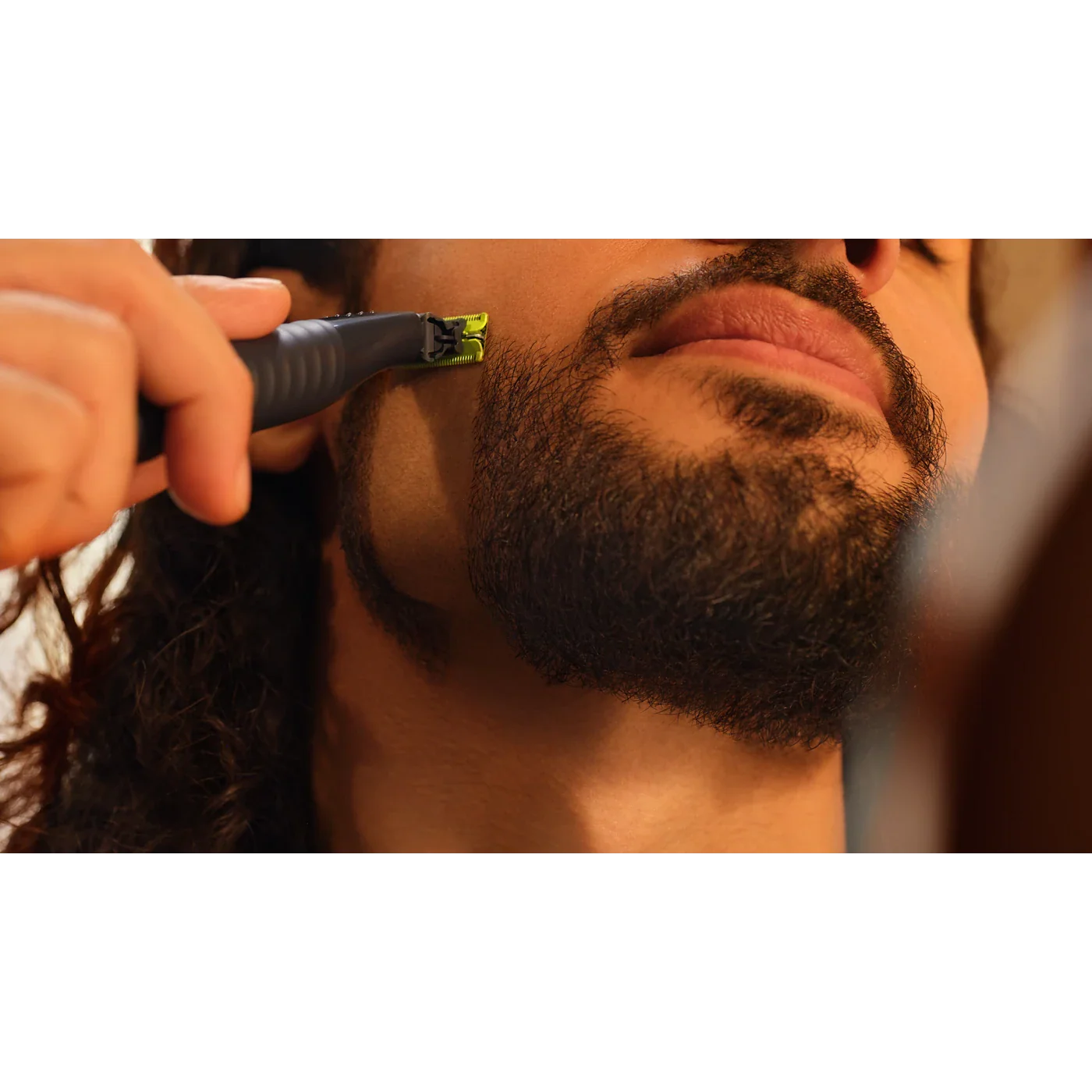 ماكينة فيليبس OneBlade لتنظيف اللحية والوجه - Image 3