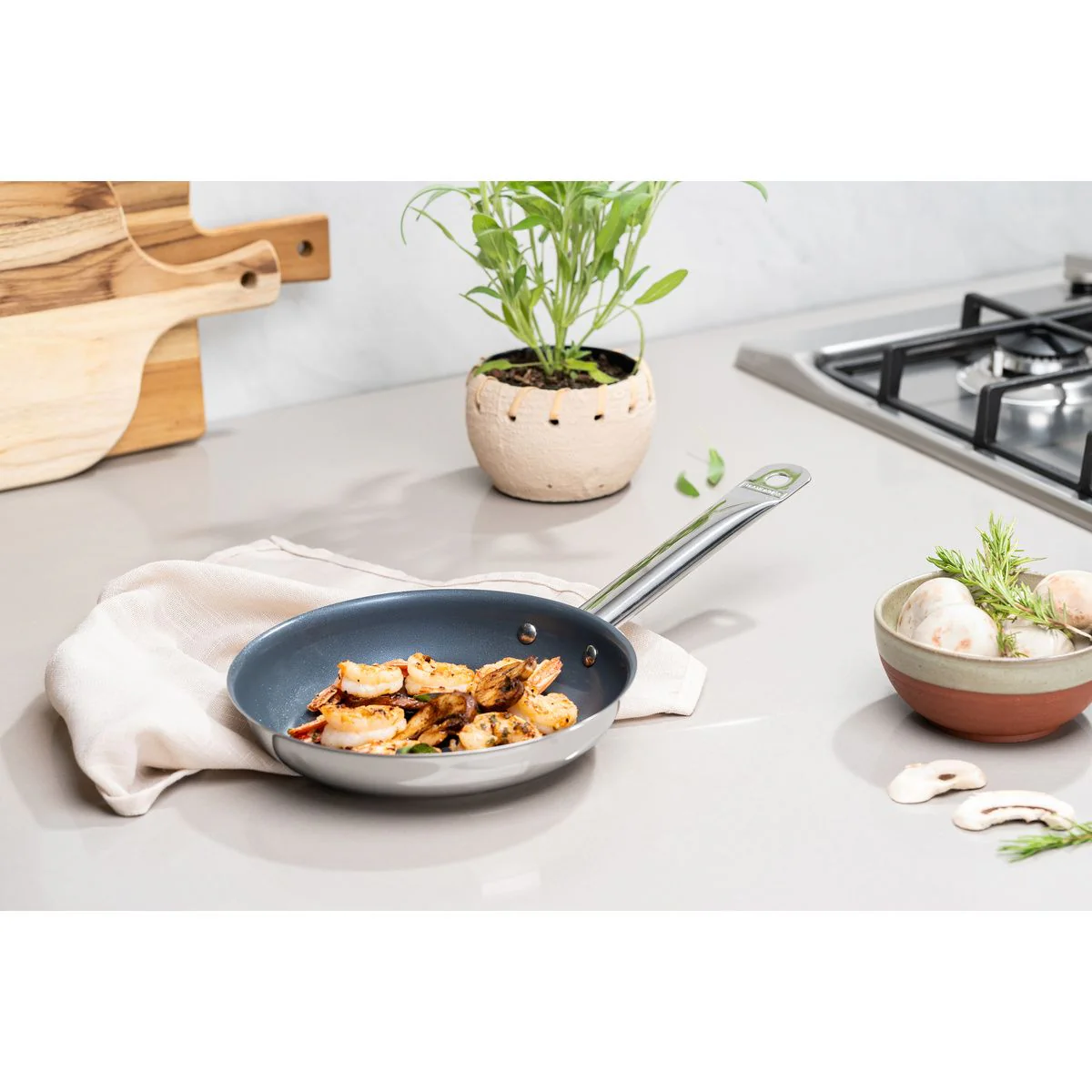 مقلاة ستيل 20 سم من Tramontina Professional - Image 2