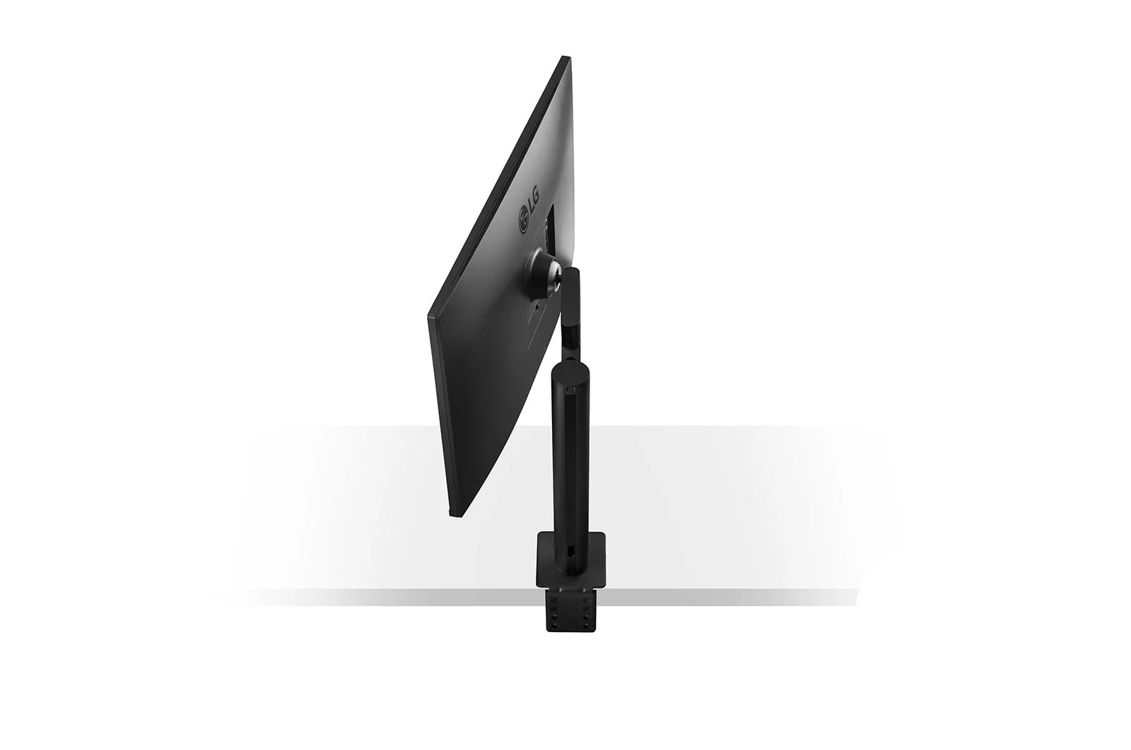 شاشة UltraFine حجم 32 بوصة بمنفذ USB C و تصميم مريح من ال جي - Image 9
